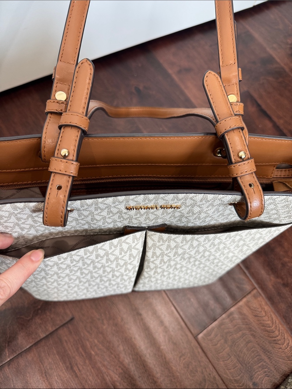 Michael Kors Leather Shoulder Bag Purse Monogram Cream & Cognac Classic Style - Picture 12 of 16